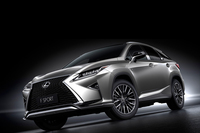 ニューヨークショー（2015年4月1日～12日）で発表されたばかりの新型「レクサスRX」。今回は2リッターターボエンジン搭載車が発表された。