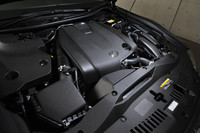 2.5リッターV6エンジンは203psを発生。従来同様、レギュラーガソリン仕様となる。