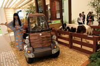 「LIXIL」のブースは「いのちもくるまも集う家」がテーマ。