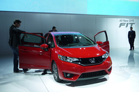 ホンダのブースの主役は新型「フィット」。「NSX」の追加報はなかった。
    