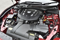 3リッターV6ターボディーゼルユニットはマセラティとイタリアのVMモトーリ社が共同で開発したもの。単体重量は220kg。
