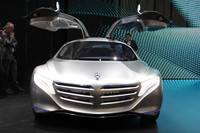 燃料電池パワートレインを採用する次世代高級車のコンセプトモデル「メルセデス・ベンツ F125! リサーチ ヴィークル」。