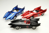 1/32の「マッハ号」には、アルマイト処理によるレッド、ブルー、ブラックのバージョンも加わった。アニメの設定にはない「シュインハース」のオリジナルモデル。各色200個限定販売。アクリルディスプレイベース付き。2万8350円。