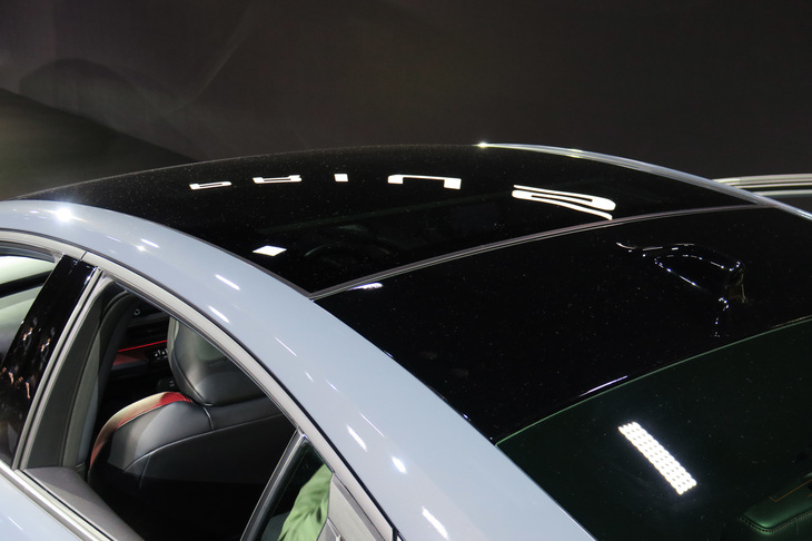 トヨタ・プリウス2.0L HEVプロトタイプ（ルーフ）