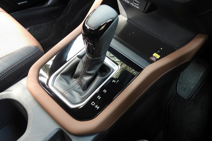 スバル・フォレスター プレミアムS：HEV EX（シフトセレクター）