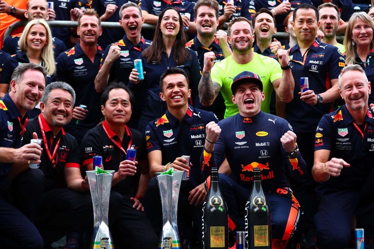 この成功は遅すぎたのか、撤退の判断が早すぎたのか。ホンダの第4期F1活動は2021年シーズンまで。再参戦はないとしているが、レギュレーション変更でパワーユニットのコストダウンなどが実現すれば、また“F1の虫”が騒ぎ出すかもしれない。（写真：Getty Images / Red Bull Content Pool）