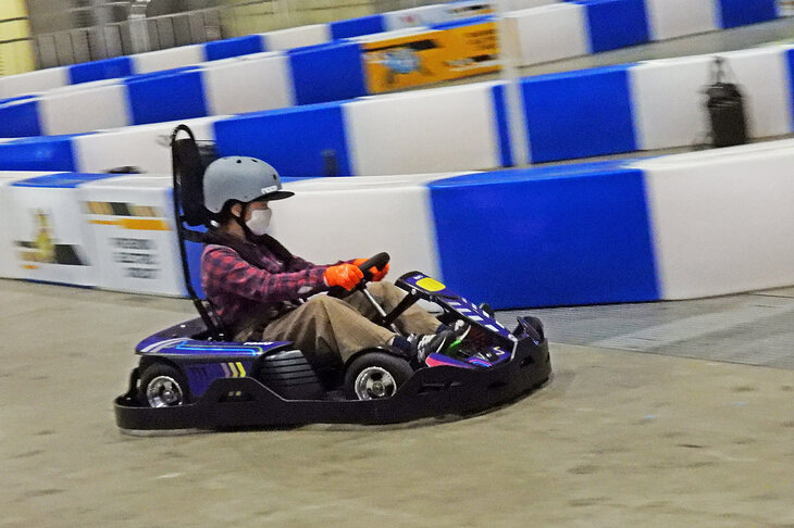 電動のキッズカートも用意！ 記者は結構早い時間から会場を訪れていたのだが、カート場には早くも家族連れの列ができていた。