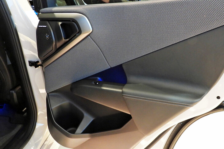 BMW X3 M50 xDrive（リアドアトリム）