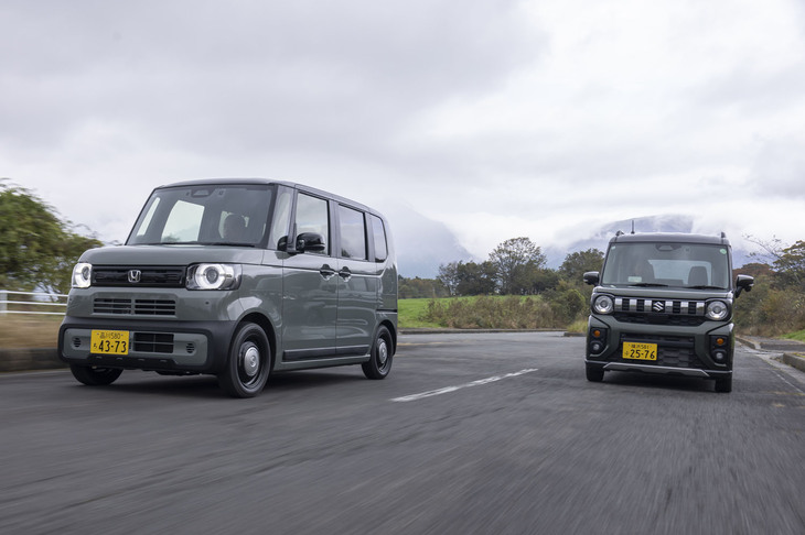 アダプティブクルーズコントロールや車線維持支援システムなどはどちらも全車に標準装備だ。