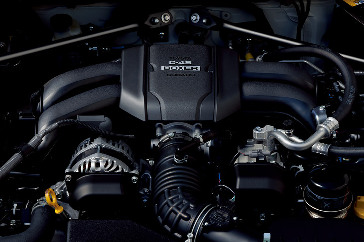 「FA24」と呼ばれる2.4リッターの水平対向4気筒エンジンは、最高出力235PS/7000rpm、最大トルク250N・m/3700rpmを発生。パワーユニットはMTもATも共通となる。