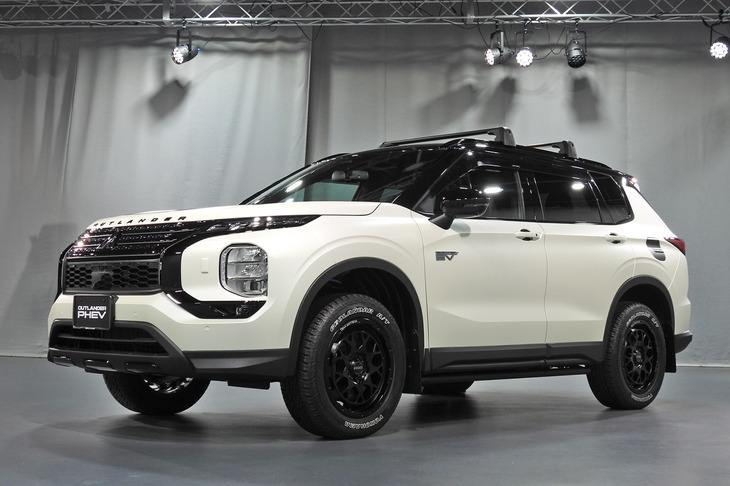 三菱アウトランダーPHEV ACTIVE FIELD（エクステリア）