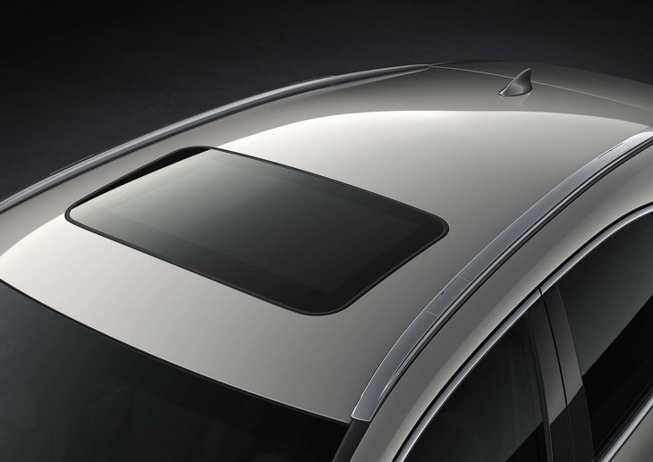 レクサスNX（チルト＆スライド機能付きムーンルーフ）