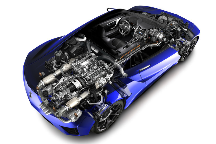 2代目「NSX」は、フロントに左右前輪を個別に駆動する2基のモーターを備えた3モーターハイブリッドシステム「スポーツハイブリッドSH-AWD」を採用。独創性を追い求める姿勢は、初代から受け継がれている。