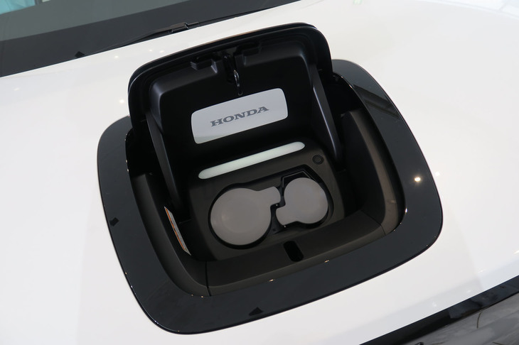 ホンダeアドバンス（充電ソケット）