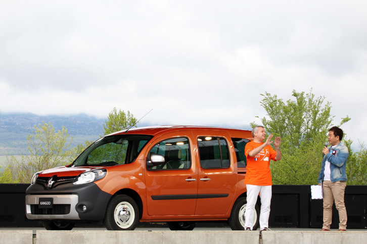 恒例となった限定車の発表会。今年お披露目された「カングー アン プロヴァンス」は、南フランスのプロヴァンス地方の夏をイメージした特別仕様車である。