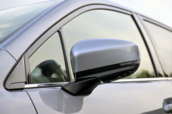 スバル・レヴォーグ レイバック用品装着車（ドアミラー）