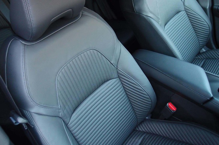 日産ノート（フロントシート）