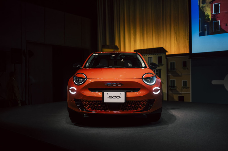 フィアット600e（フロントマスク）