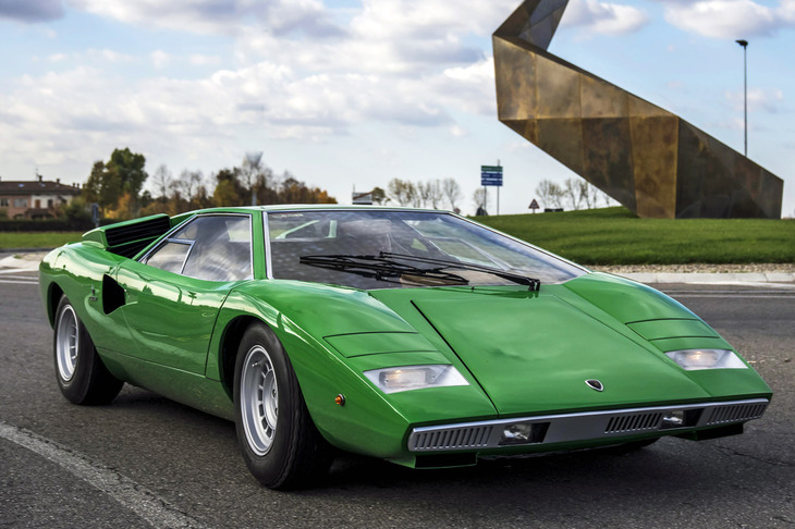 マルチェロ・ガンディーニがデザインを手がけた「ランボルギーニ・カウンタック」。