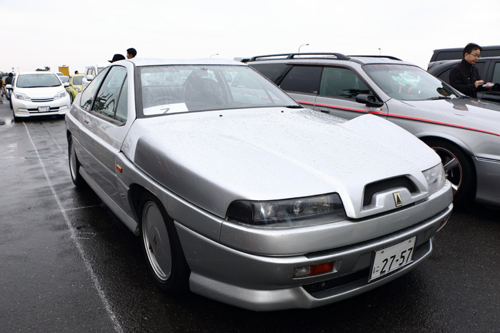 希少車の「オーテックザガート ステルビオ」。シルバーカラーは、その中でもまた珍しい。