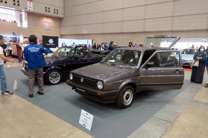 スピニングガレージの展示ブースの様子。