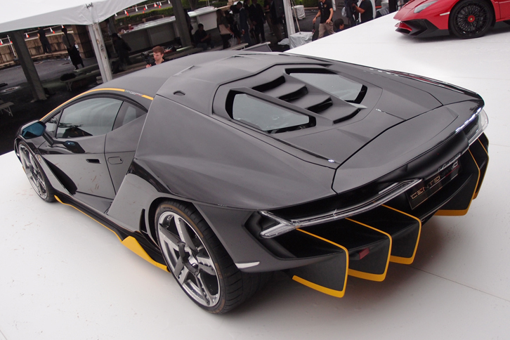 ランボルギーニ・チェンテナリオ