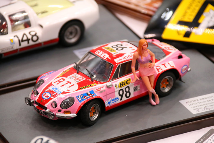 溝呂木陽 sportscar graphicのブースの様子。