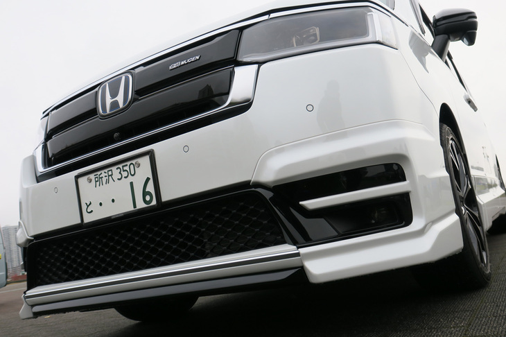ホンダ・ステップワゴンe：HEVスパーダ プレミアムライン 無限パーツ装着車（フロントアンダースポイラー）