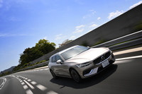 まずは「V60アルティメットB4」で川棚温泉を目指す。北九州市を横断し、関門海峡を渡る120kmほどの道のりだ。