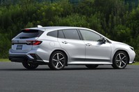 燃費値はグレードにより16.5～16.6km/リッター（JC08モード）と先代よりも向上。全車レギュラーガソリン仕様というのもうれしいポイント。