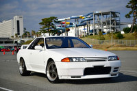 筆者の知人の愛車、R32型「日産スカイラインGT-R」。（写真＝池之平昌信）