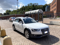 もちろんシエナに同型車のタクシーはいない。シエナ駅前で2022年7月に撮影。