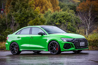 アウディRS 3セダン