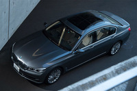 比類なきラグジュアリーセダンの魅力に迫る（2） | DRIVING LUXURY～比類なきラグジュアリー～