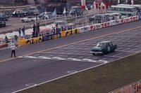 T-Vクラスにて、トップでチェッカーを受ける「スカイライン1500」。ドライバーは、GT-IIクラスで“スカイライン伝説”の立役者となる生沢 徹である。