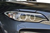 ヘッドライトはバイキセノン。ライトリングやアクセントラインはLED。