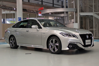 トヨタが初代の「コネクティッドカー」として2018年6月26日に発売した、新型「クラウン」。