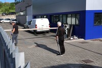 2023年5月、整備部門に至るゲートを調整中。