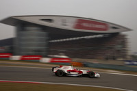 トヨタは、予選7位のヤルノ・トゥルーリがスタートでの追突後にリタイア。ティモ・グロック（写真）は、重いマシンでスタートし1ストップ作戦を敢行、7位でゴールし2点を手に入れた。（写真＝Toyota）