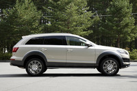 【テスト車のオプション装備】
7シーターパッケージ（36万円）／アダプティブエアサスペンション（40万円）／オフロードスタイリングパッケージ（61万円）／スペシャルパノラマサンルーフ（30万円）／10スポークデザインアルミホイール＆275/45R20インチタイヤ（販売店オプション64万2600円）