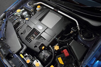 「tS」の専用装備「STI製フレキシブルタワーバーフロント」。