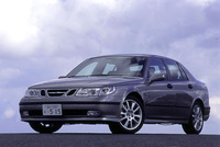 サルーンの9-5エアロ2.3TS。
	 
