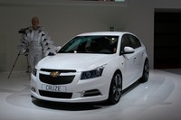 WTCCを戦う「シボレー・クルーズ」の5ドアハッチバック仕様が登場。
