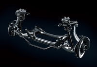 マイナーチェンジを機に、サスペンションに新たにチューニングが施された。写真はフロントサスペンション。