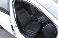 試乗車は、オプション「SEパッケージ」付き。本革のミラノレザー仕様となる。