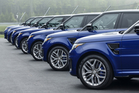 試乗会場となったモンティチェロ・モータークラブに並べられた「レンジローバー スポーツSVR」。