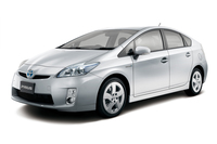 「トヨタ・プリウス」
	1997年に登場した初の量産型ハイブリッドカーで、エコカーの代名詞となった。累計販売台数は400万台に届こうとしている。2015年に4代目となったが、映画に登場するのは3代目のモデル。