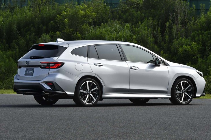 燃費値はグレードにより16.5～16.6km/リッター（JC08モード）と先代よりも向上。全車レギュラーガソリン仕様というのもうれしいポイント。