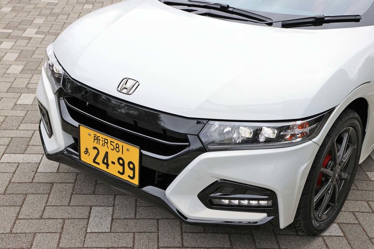 エアロパーツは、ベースモデル「S660モデューロX」と同じ。あらゆる速度域で高い接地性が得られる形状とされている。