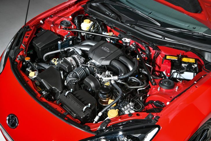 「トヨタGR 86」に搭載された「FA24」。同車と新型「スバルBRZ」のエンジンは基本的に共通だが、クルマによって異なる味つけがなされている。